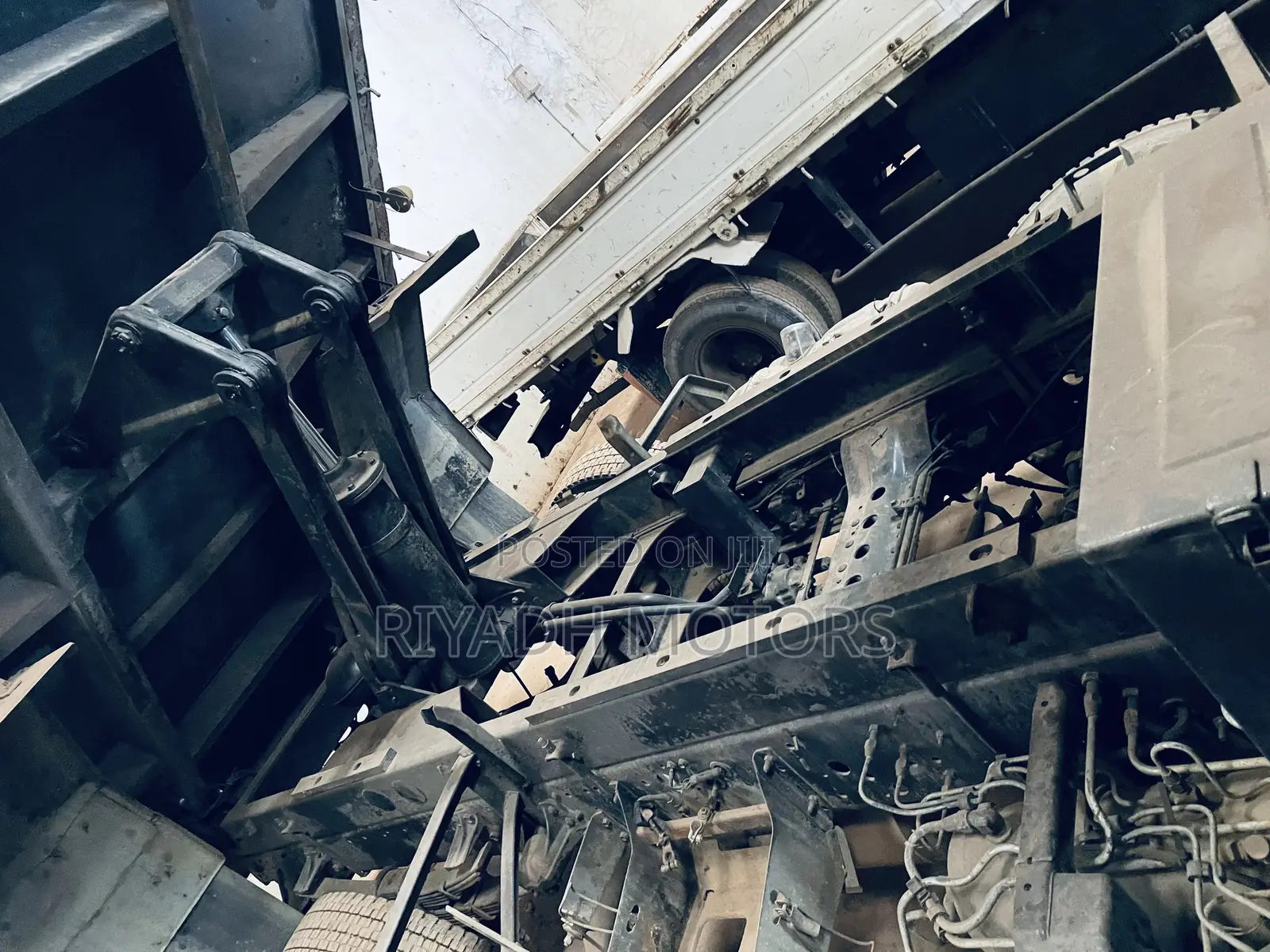 Isuzu Dumper Big Head