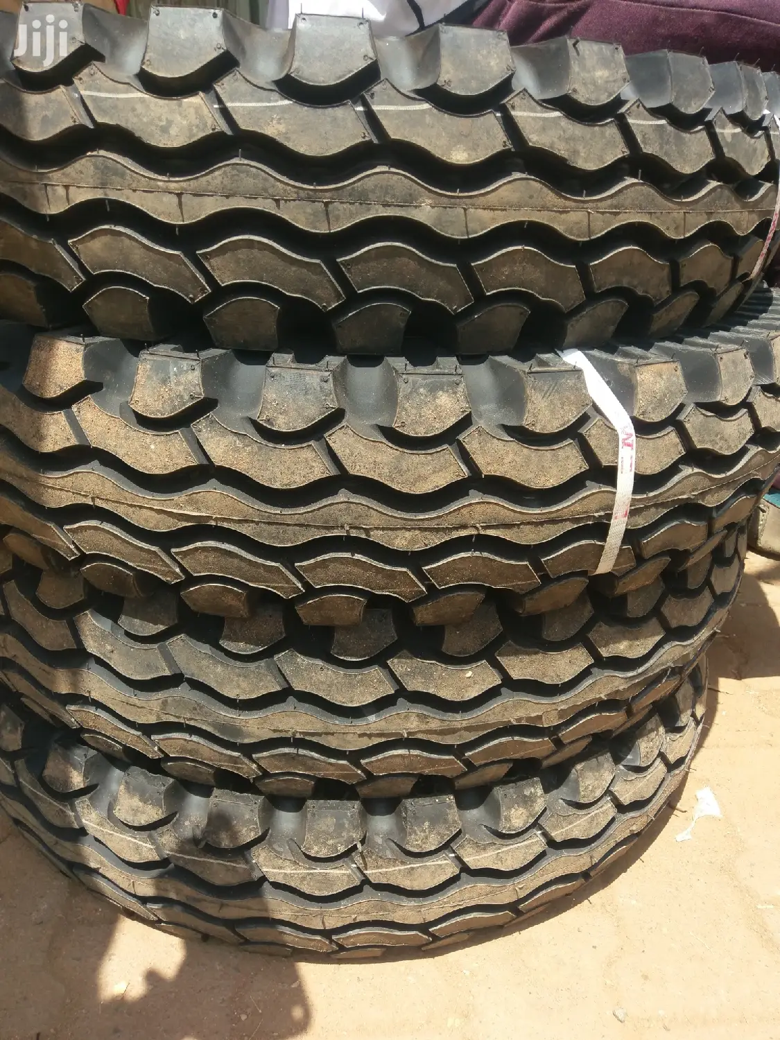 750r16 MRF M77
