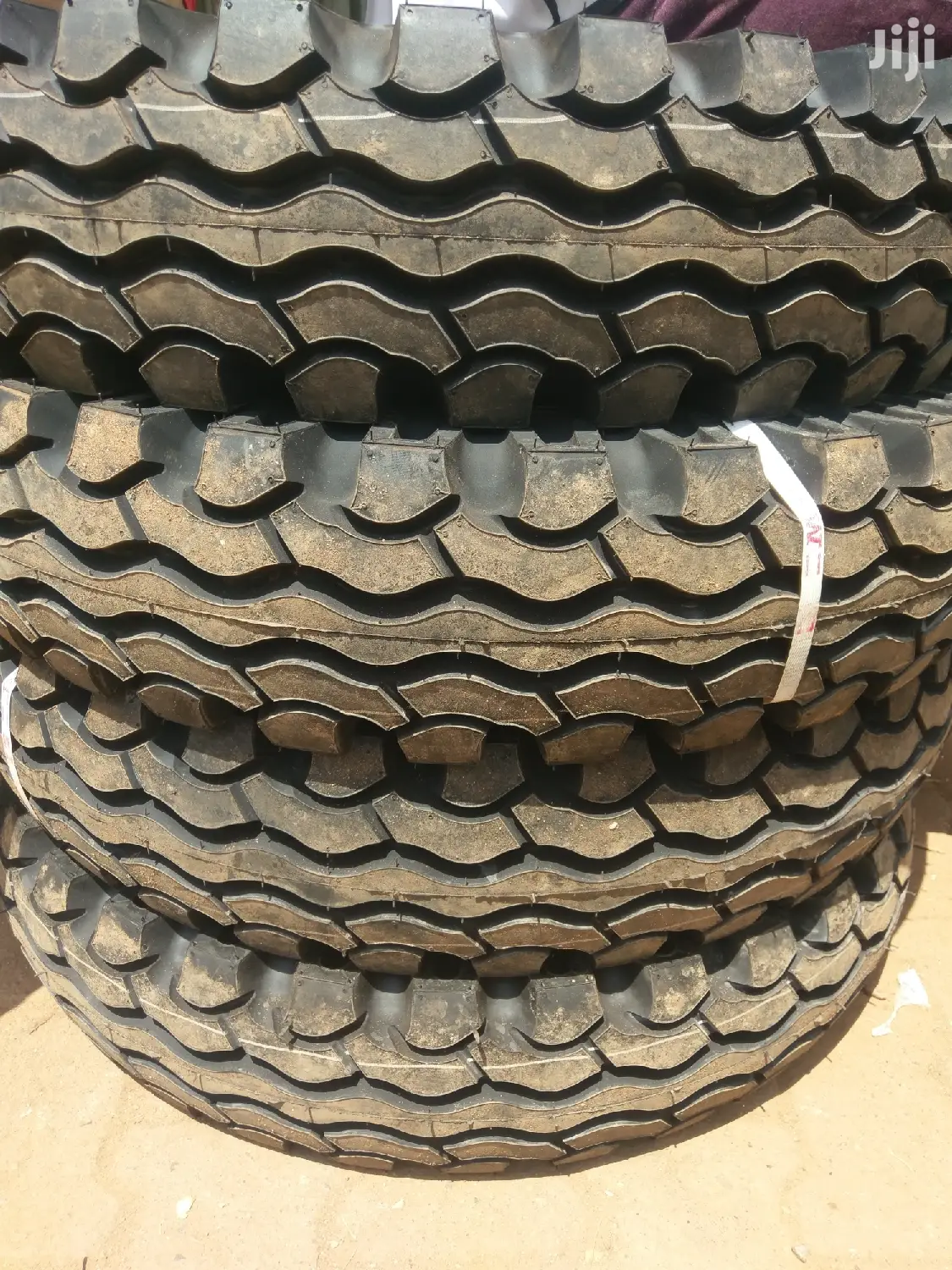 750r16 MRF M77