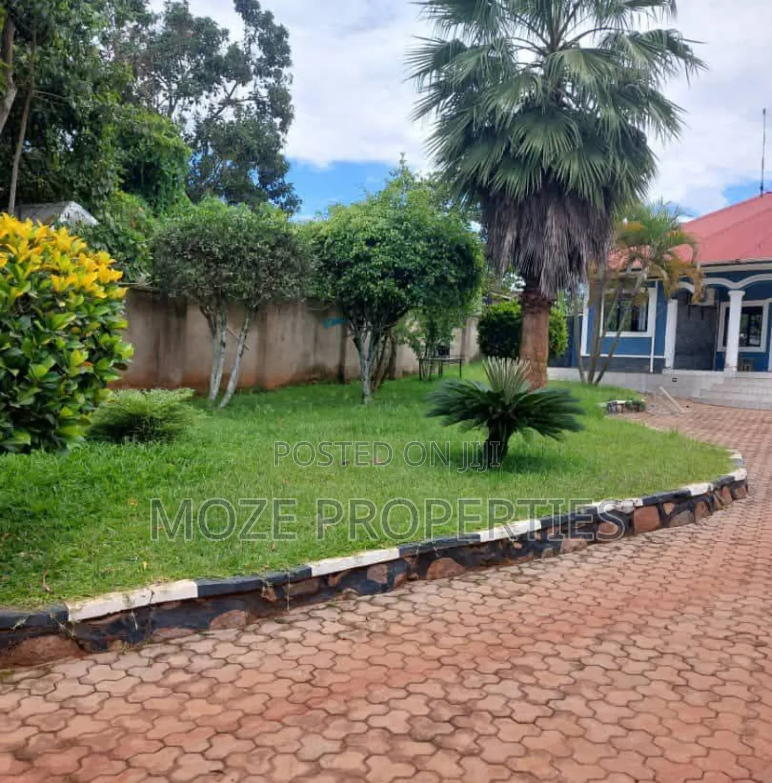 3bdrm Bungalow in Mukono Wantoni, Central Division for sale