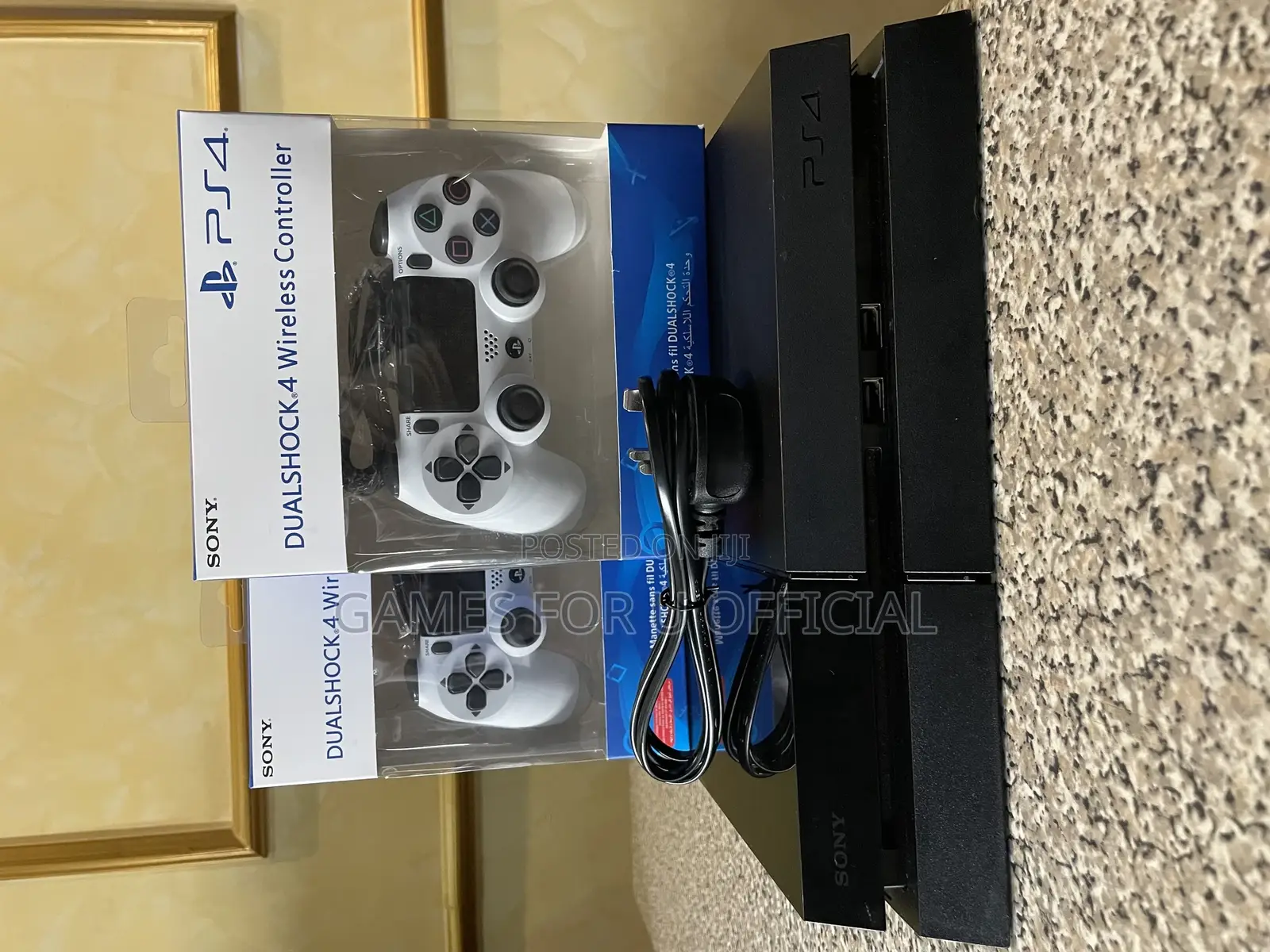 Sony Brand Ps4 Standard Chipped 2 Controllers White Fxt Uk