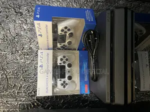 Ps4 Slim Chipped 2 White Controllers