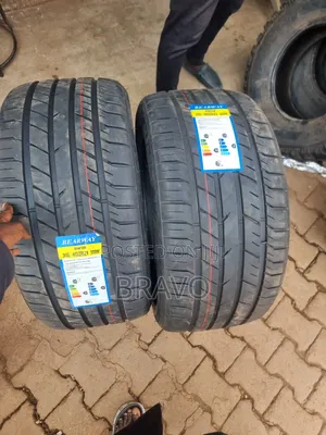 315/40r21 111w New Tires .