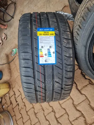 315/40r21 111w New Tires .