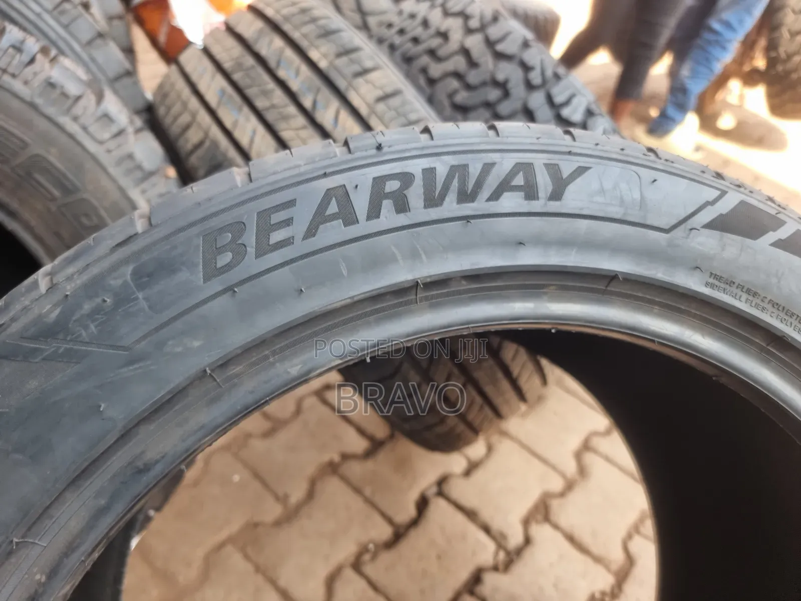 315/40r21 111w New Tires .