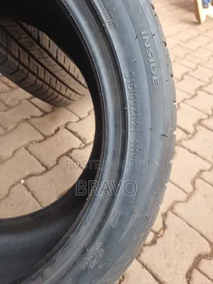 315/40r21 111w New Tires .