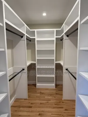 Wardrobe/Walk in Closet
