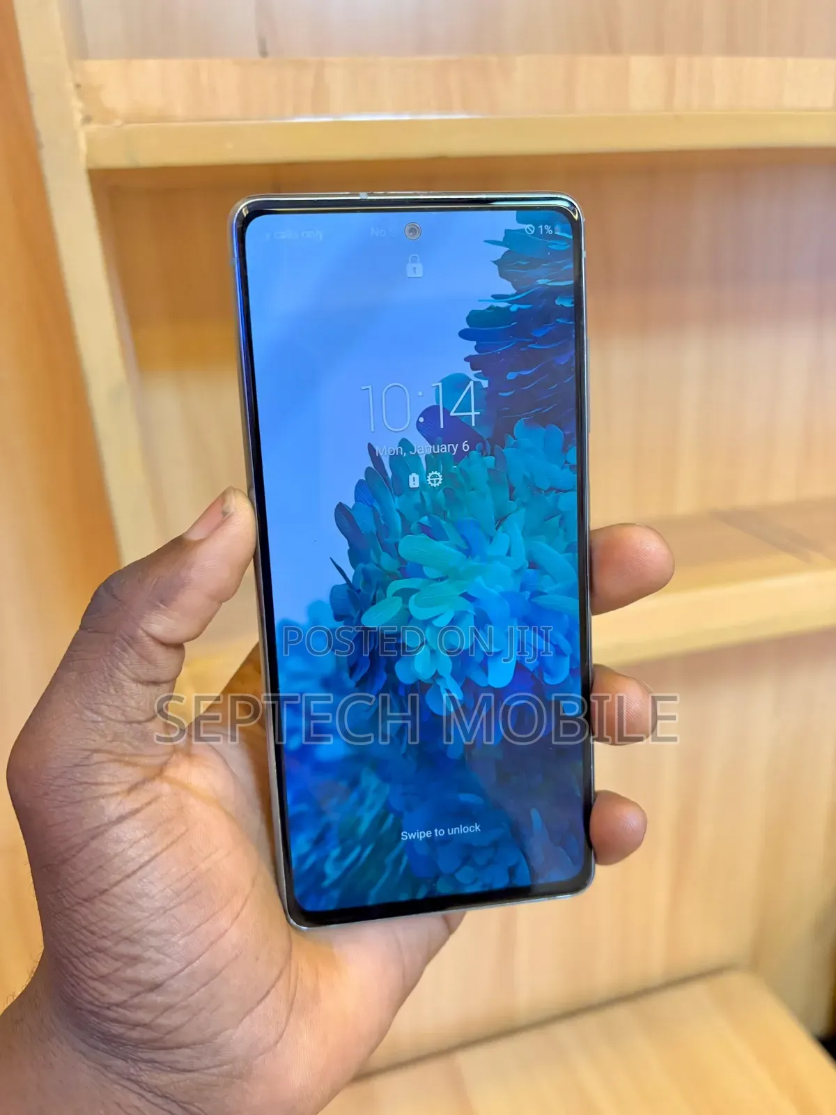 New Samsung Galaxy S20 FE 5G SD865 128 GB Blue