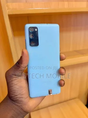 New Samsung Galaxy S20 FE 5G SD865 128 GB Blue