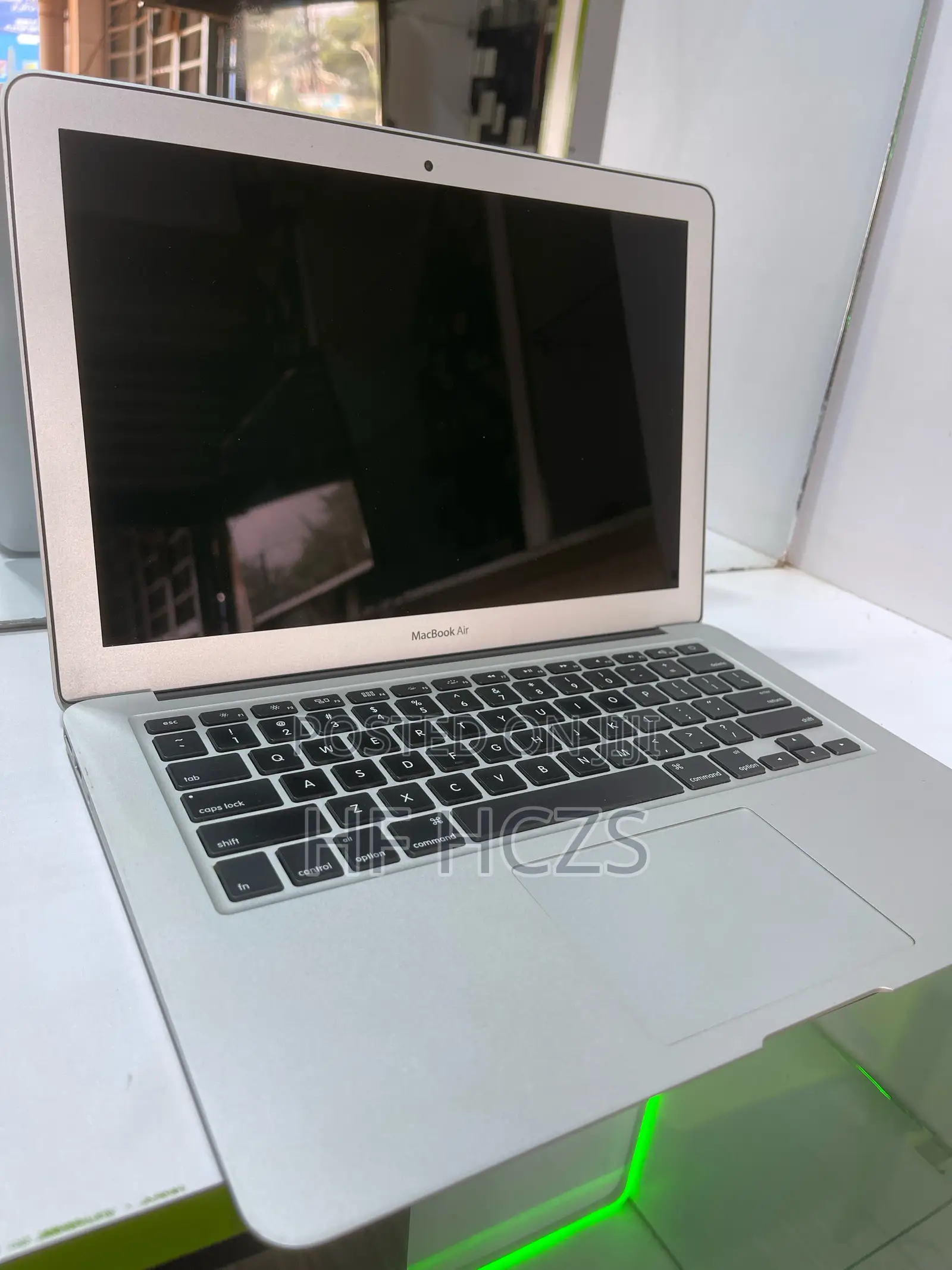 Laptop Apple MacBook Air 4GB Intel Core I5 SSD 128GB