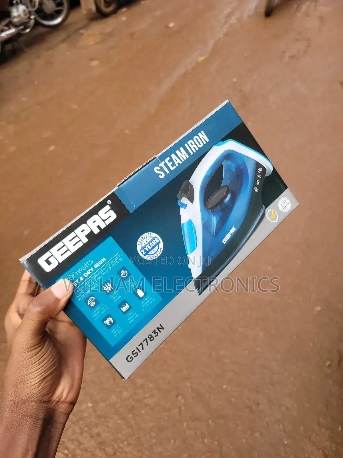 Geepas Steam Iron Gsi7783n