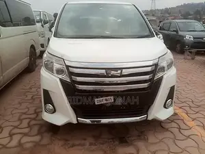 Toyota Noah 2014 White