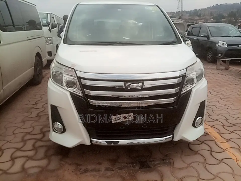 Toyota Noah 2014 White