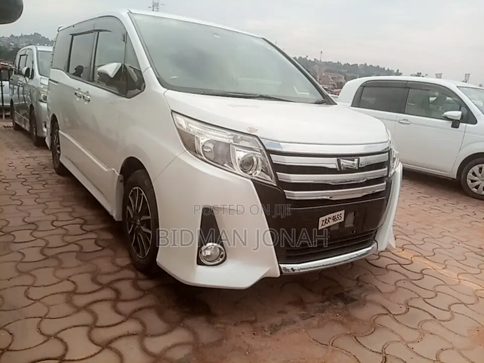 Toyota Noah 2014 White