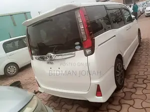 Toyota Noah 2014 White