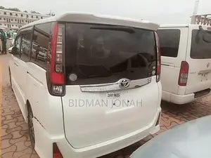 Toyota Noah 2014 White