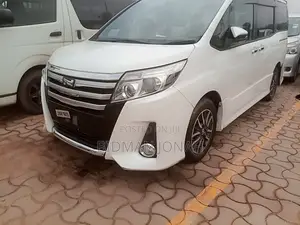 Toyota Noah 2014 White