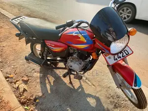Bajaj Boxer 125 2024 Red