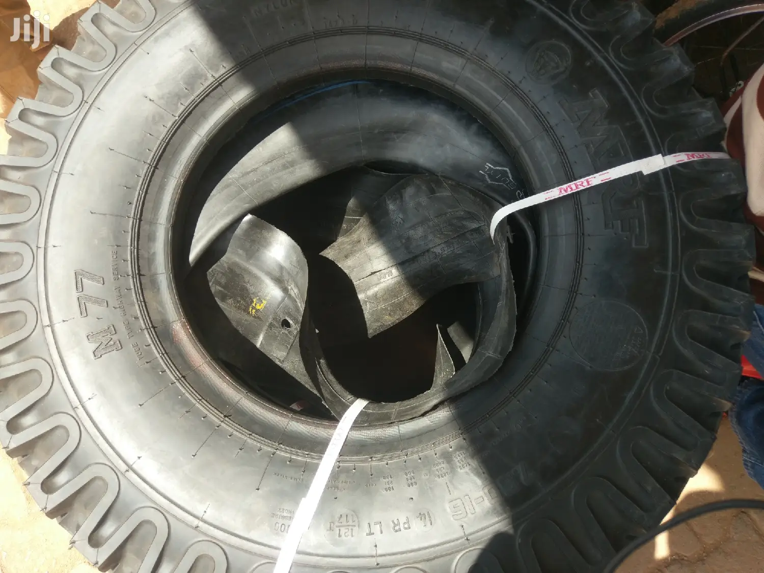 750r16 MRF M77