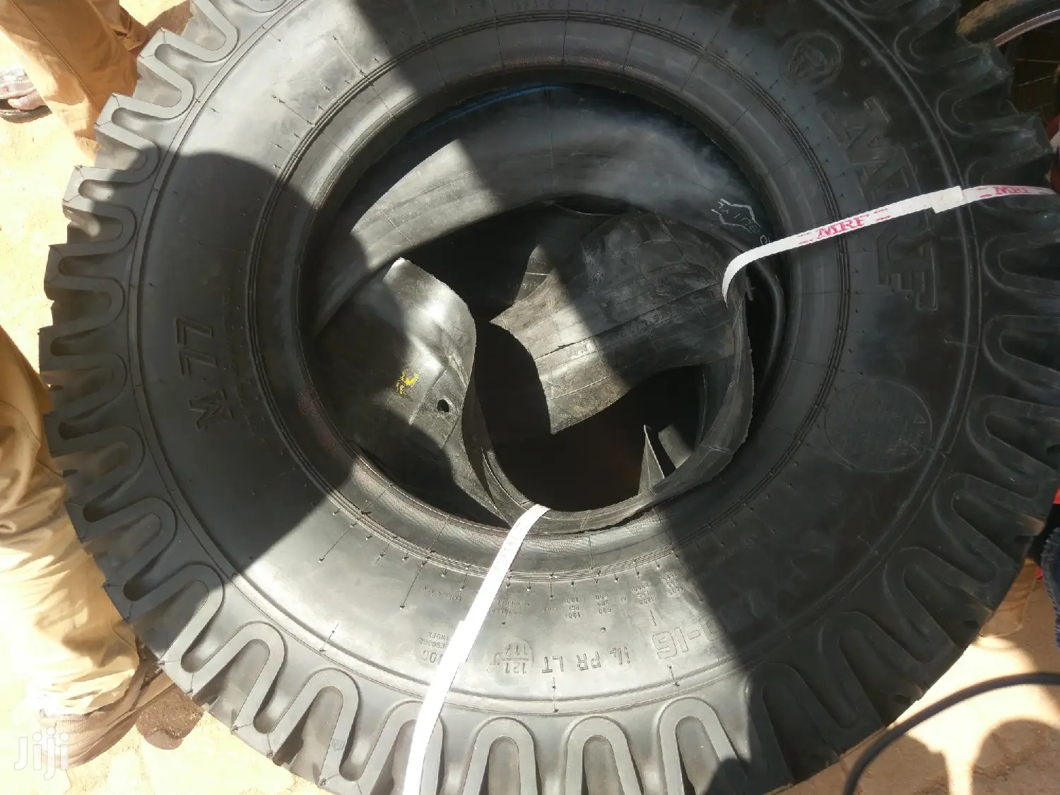 750r16 MRF M77