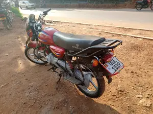 Bajaj Boxer 125 2023 Red