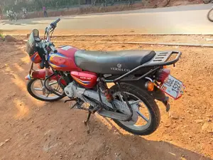 Bajaj Boxer 125 2023 Red