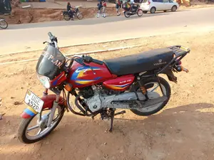 Bajaj Boxer 125 2023 Red