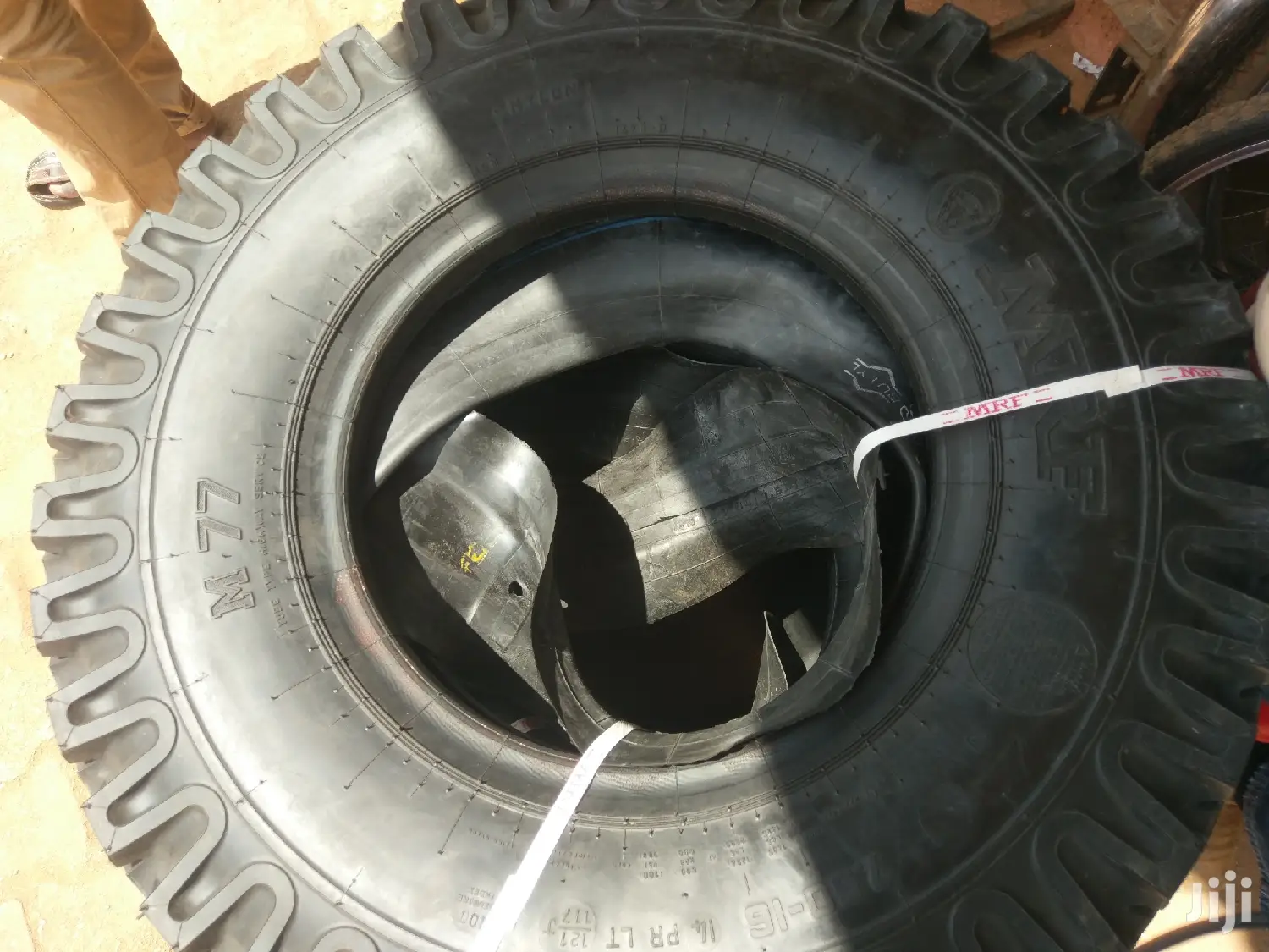 750r16 MRF M77