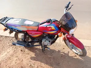 Bajaj Boxer 125 2021 Red