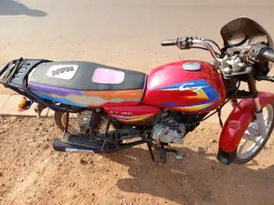 Bajaj Boxer 125 2021 Red