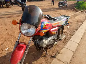 Bajaj Boxer 125 2021 Red