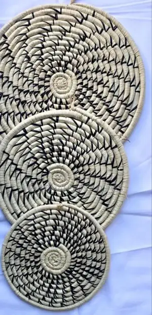 Decorated Wall Basket Mat