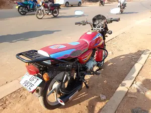 Bajaj Boxer 125 2024 Red