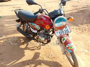 TVS HLX 125 2023 Red