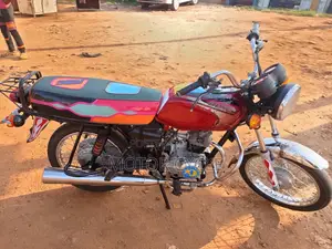 Bajaj Boxer 100 2022 Orange