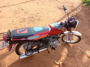 Bajaj Boxer 100 2022 Orange
