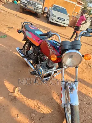 Bajaj Boxer 100 2022 Orange