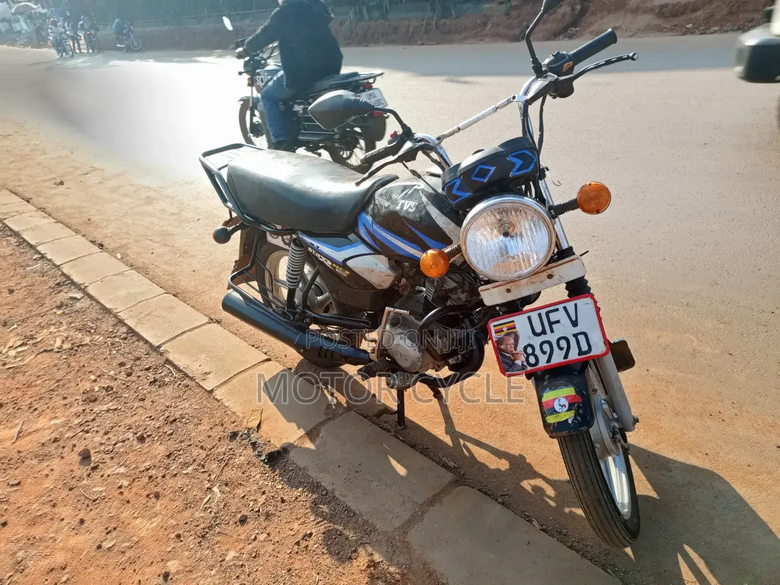 TVS HLX 125 2024 Black
