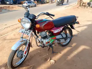 Bajaj Boxer 100 2023 Red