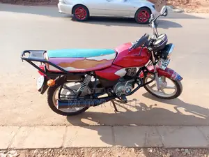 TVS HLX 125 2022 Red