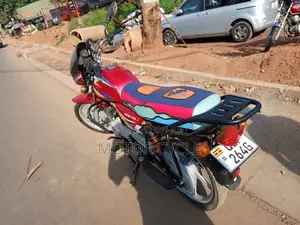 Bajaj Boxer 125 2025 Red