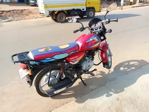 Bajaj Boxer 125 2025 Red