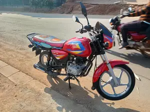 Bajaj Boxer 125 2025 Red