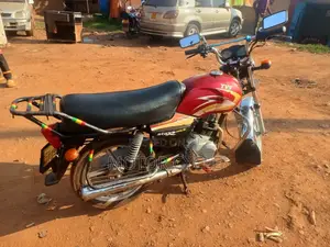 TVS HLX 125 2018 Red