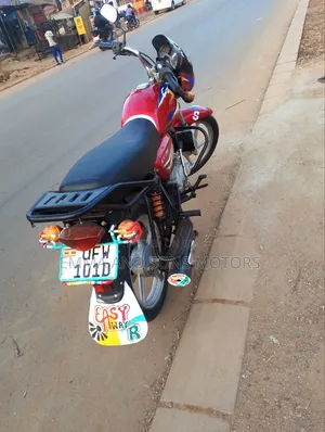 Photo - Bajaj Boxer 125 2023 Red