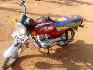 Bajaj Boxer 100 2022 Red