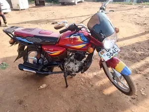 Bajaj Boxer 125 2023 Red