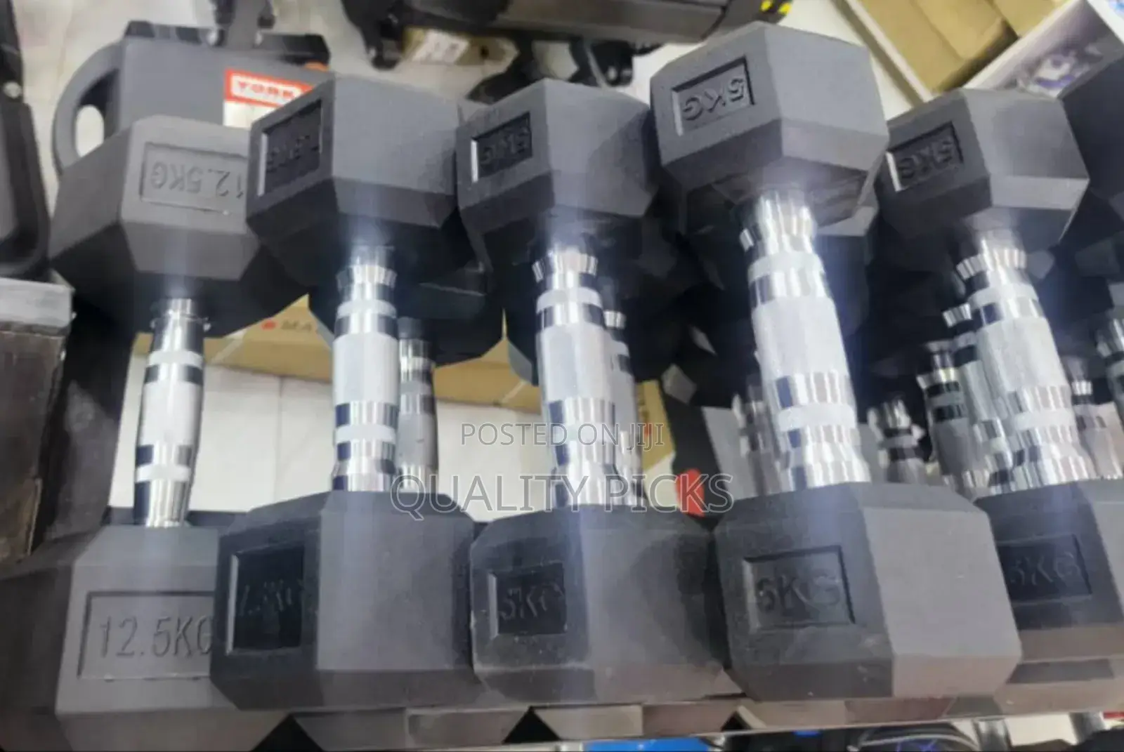 Apair of 2.5kg Hand Dumbbells
