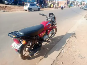 Bajaj Boxer 125 2025 Red