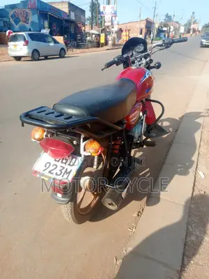Bajaj Boxer 125 2025 Red